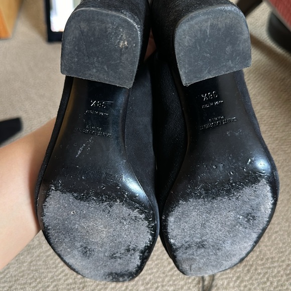 Saint Laurent suede scalloped accent heels - Picture 4 of 5